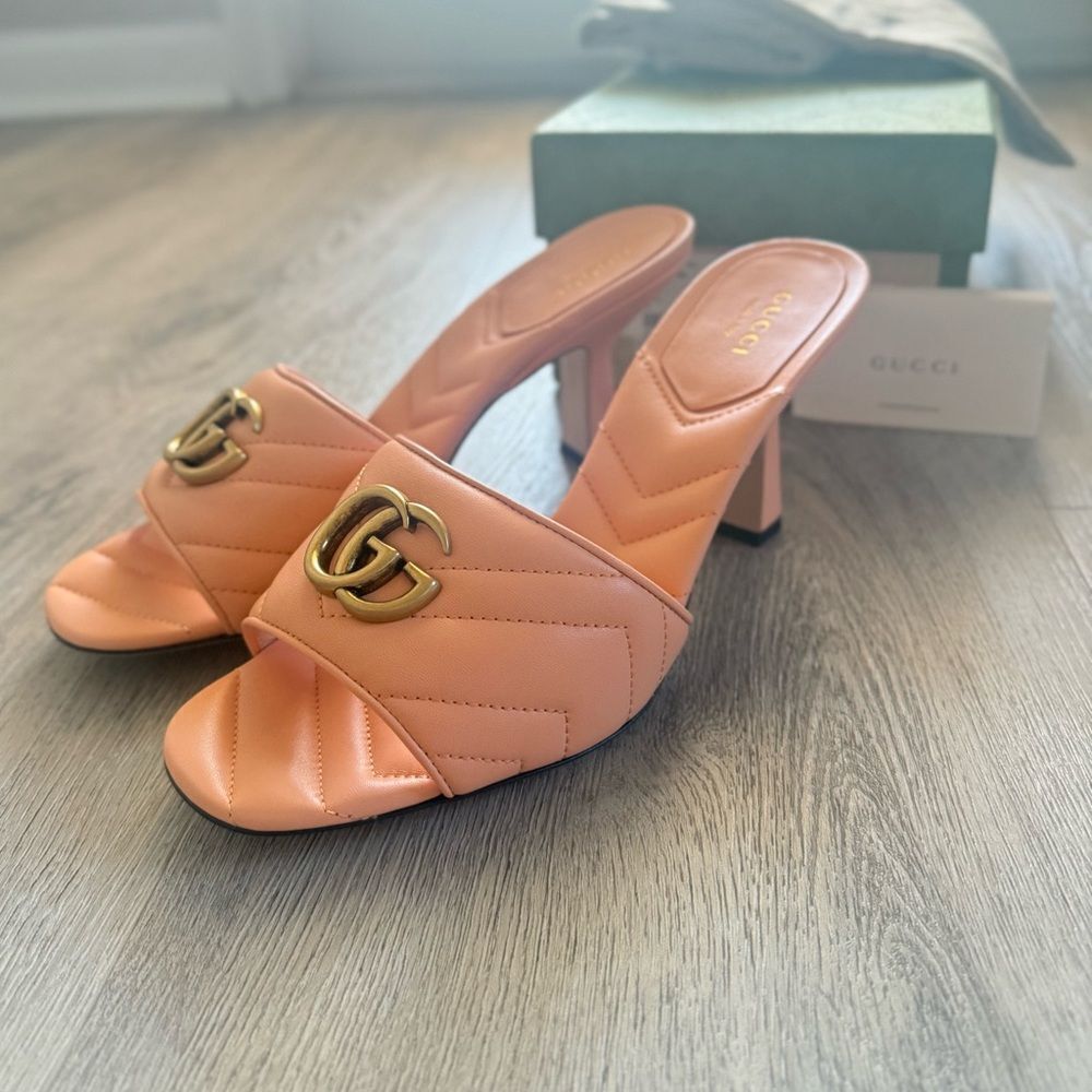 Gucci GG marmont quilted sandals - Picture 2 of 5